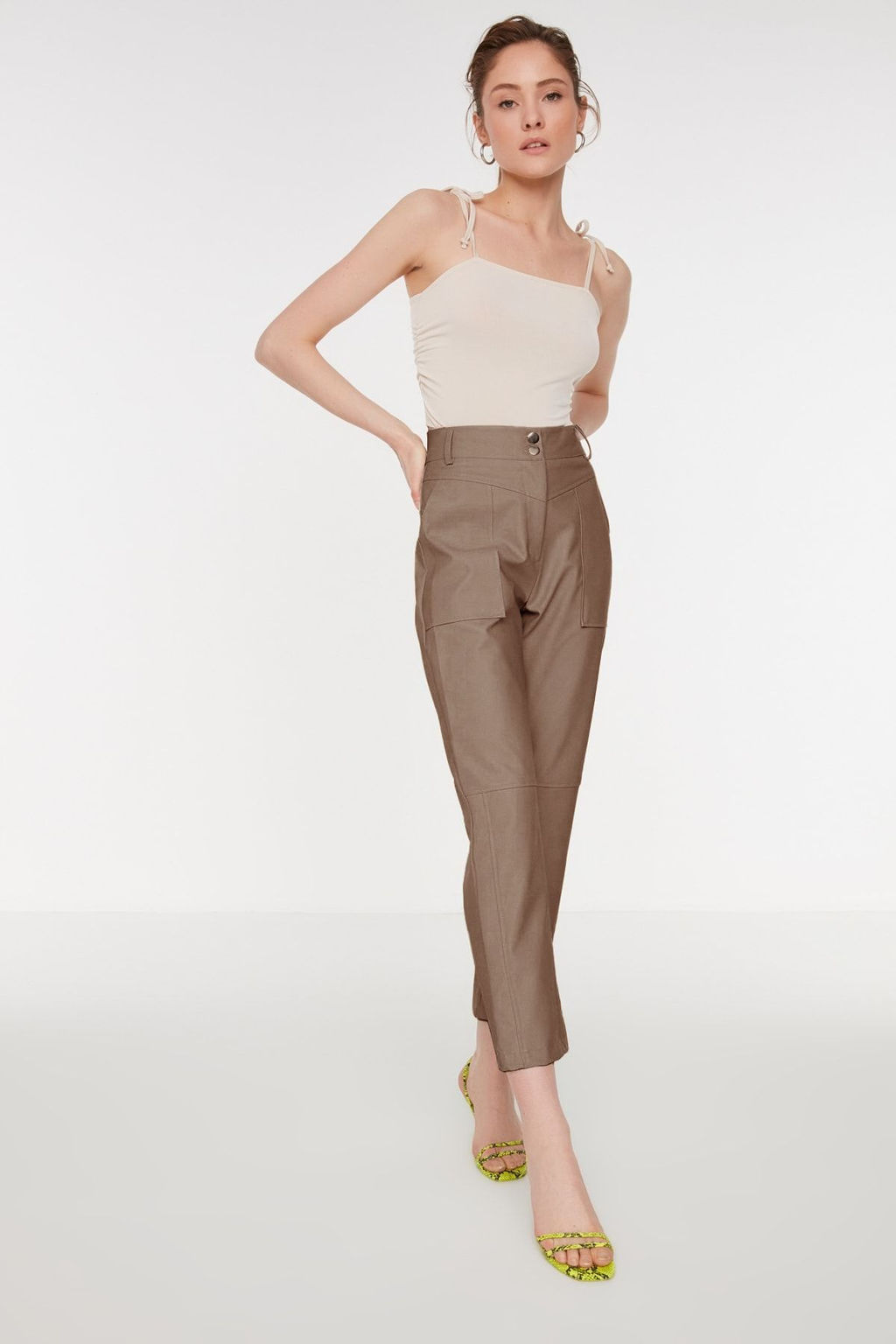 TRENDYOLMILLA Tas Cigarette Dokuma Suni Deri Pantolon TWOAW22PL0347  фото 3