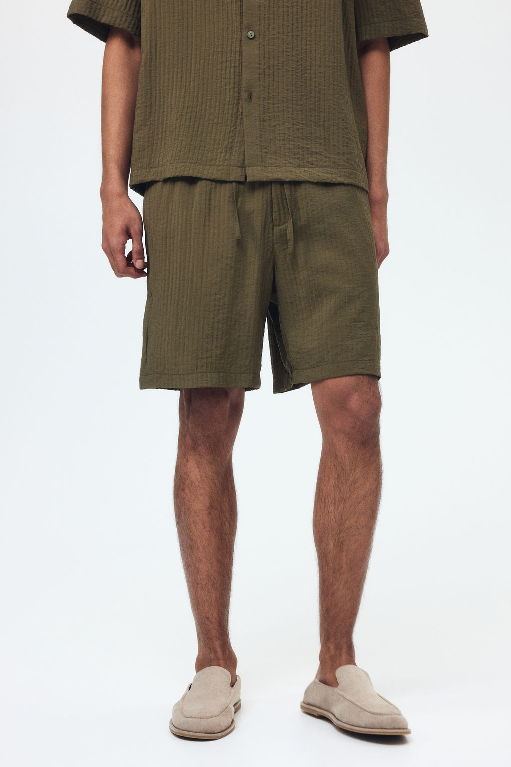 Pantal?n corto texturizado Relaxed Fit - H&m фото 9