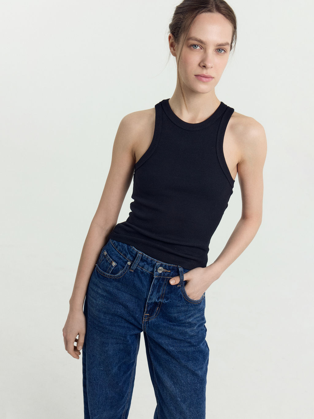 Топ женский в черном цвете черный 112939 - Mark formelle фото 2