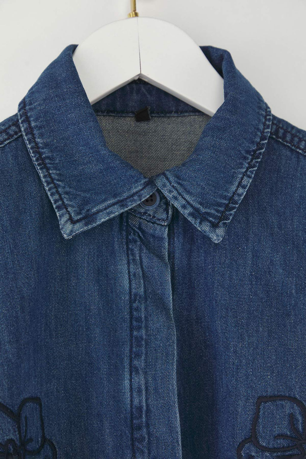 Koyu Mavi Nak?s Detayl? Uzun Kollu Denim Gomlek TWOAW26GO00031