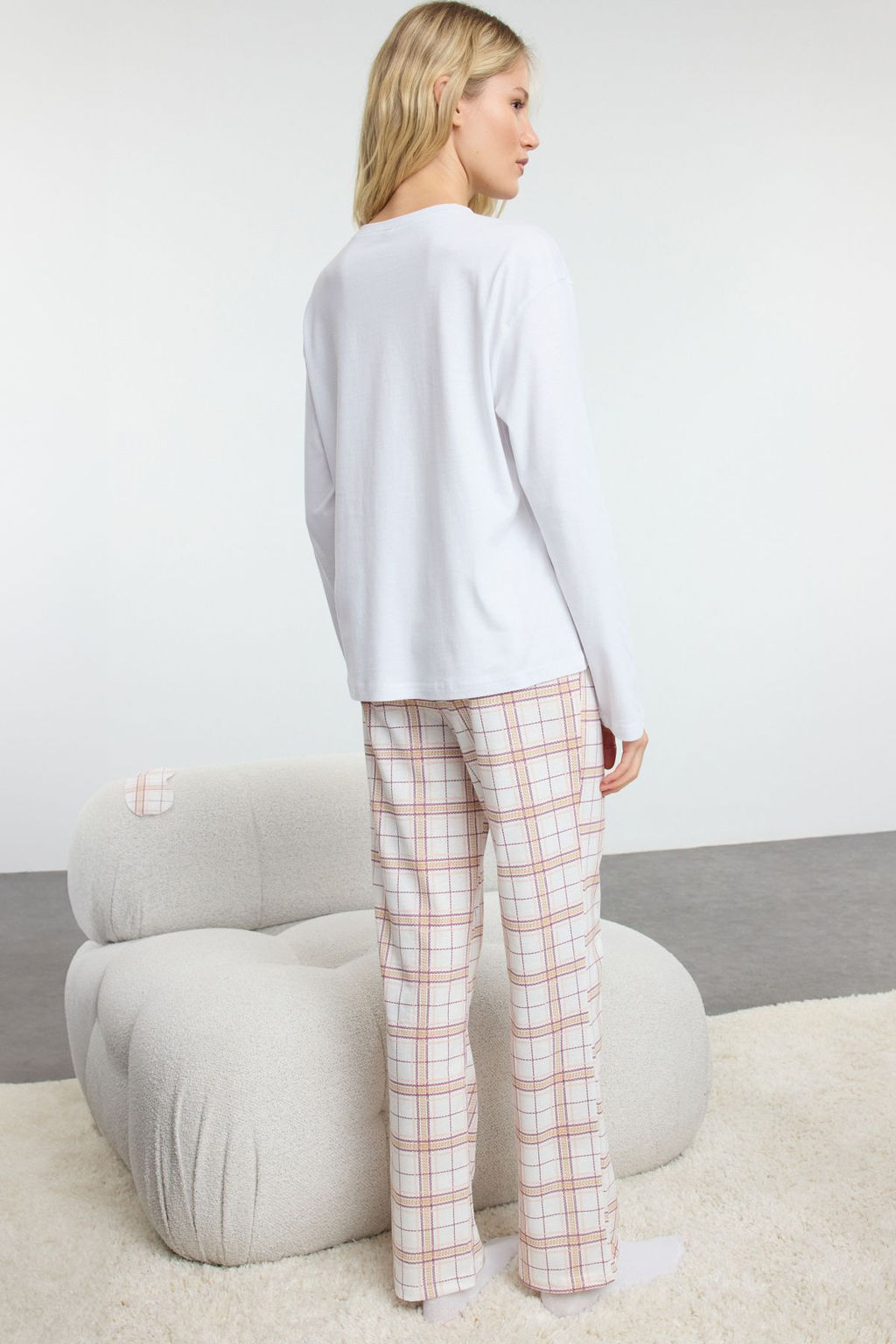 Beyaz-Cok Renkli Pamuklu Ekoseli Cep Detayl? Orme Pijama Tak?m? THMAW25PT00147