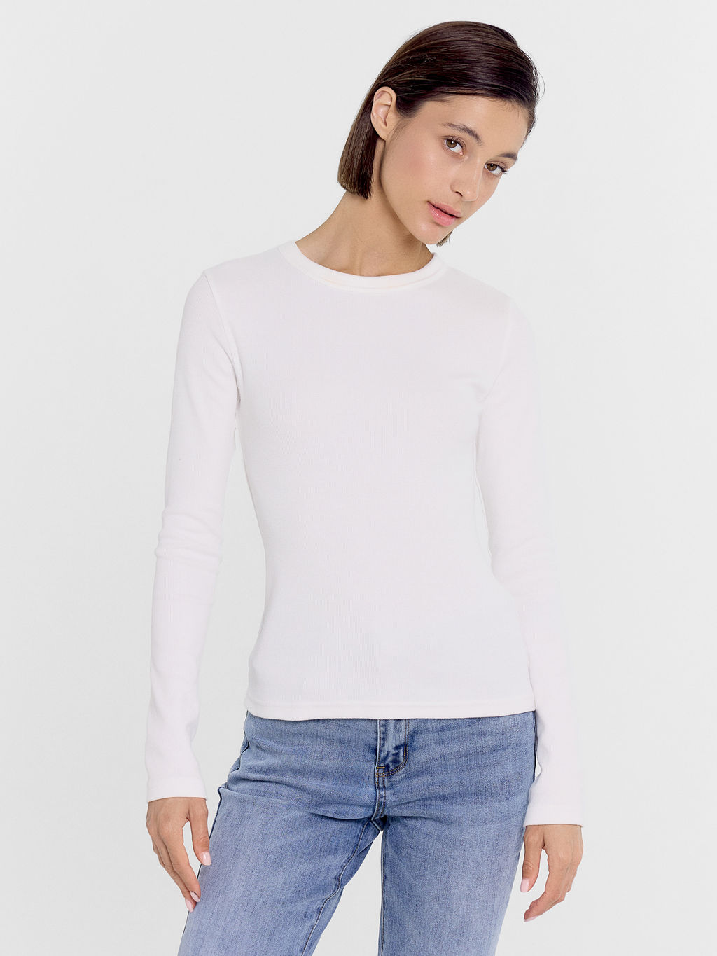 Джемпер женский в белом цвете