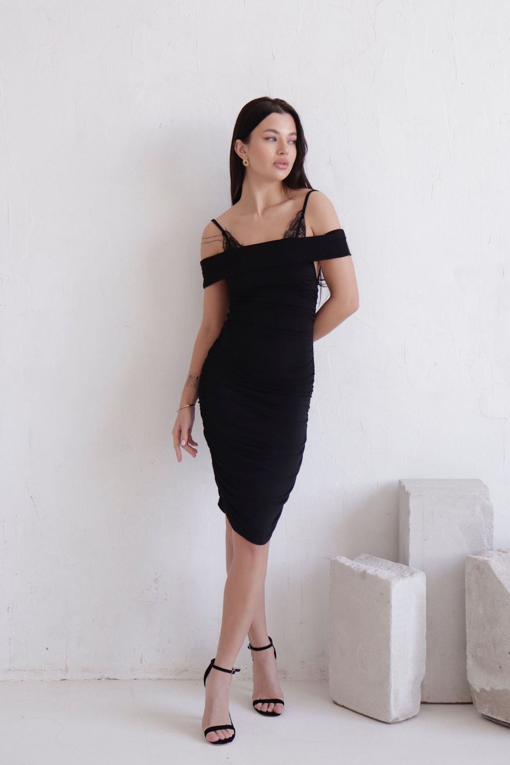 Платье вечернее чёрное с вырезом кармен - Martichelli фото 13