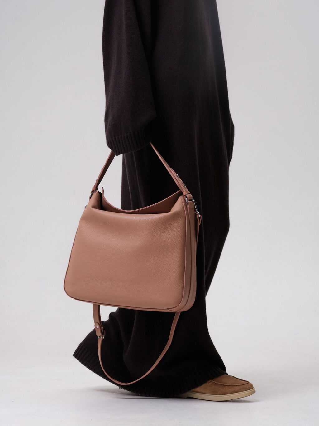 Сумка кожаная на плечо Azaro 30925 бежевая нуга