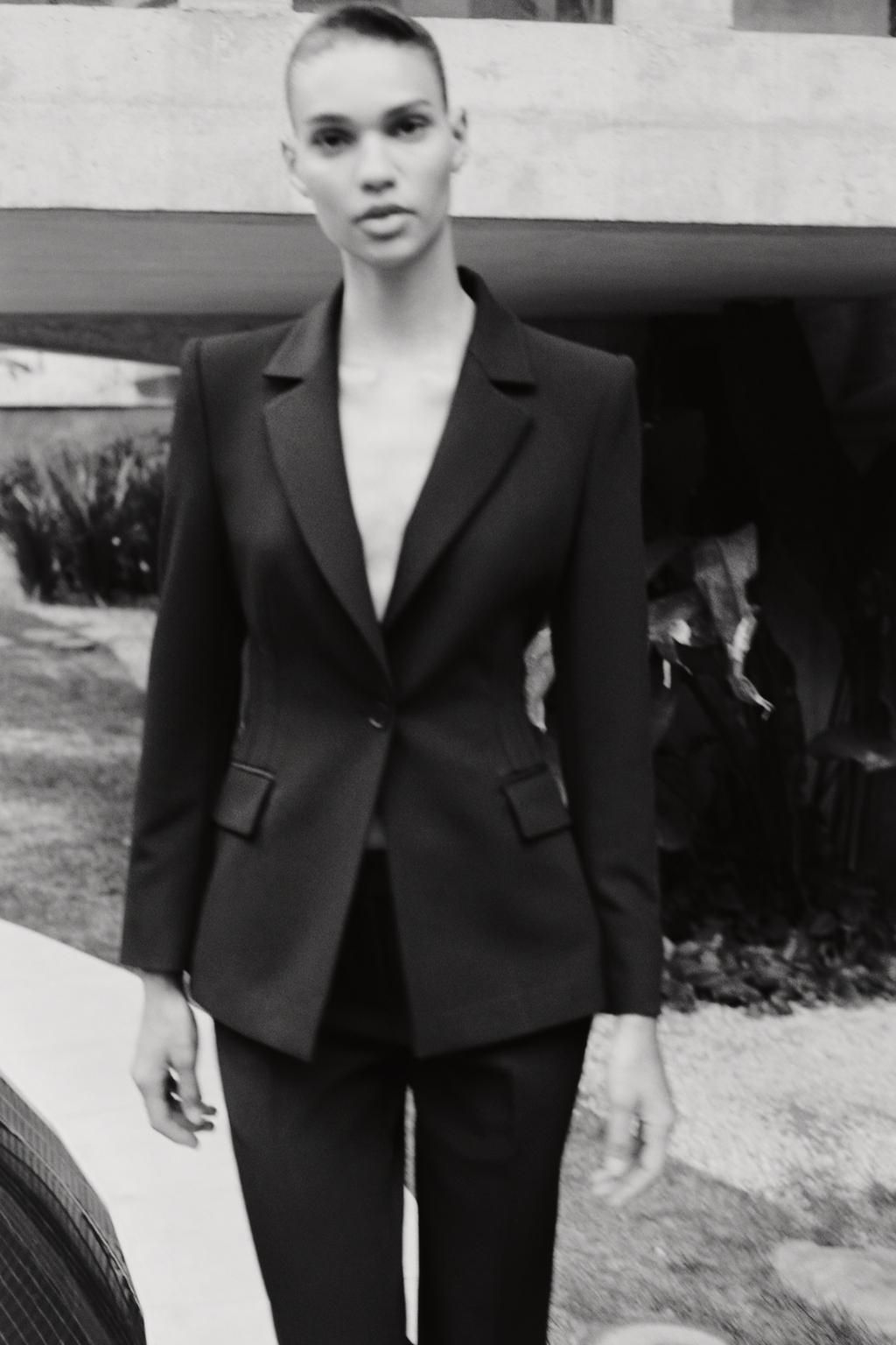 FITTED BLAZER WITH SHOULDER PADS - Zara фото 8