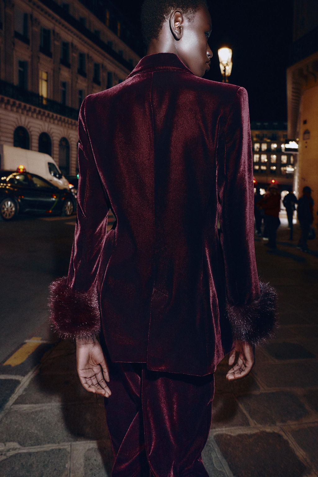 VELVET BLAZER WITH FAUX FUR CUFFS - Zara фото 3