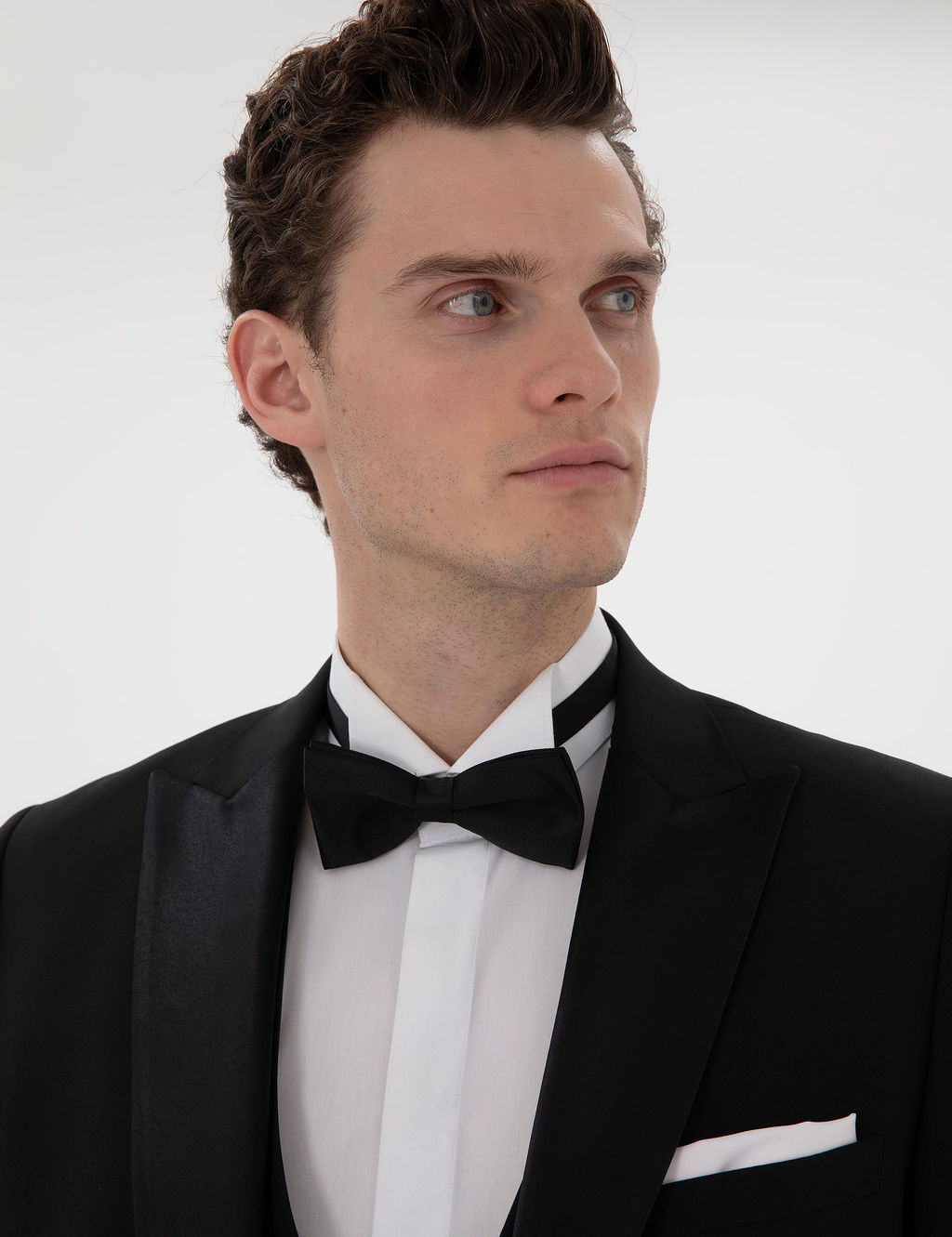 Смокинг Pierre Cardin Ex Slim Fit с жилетом черный