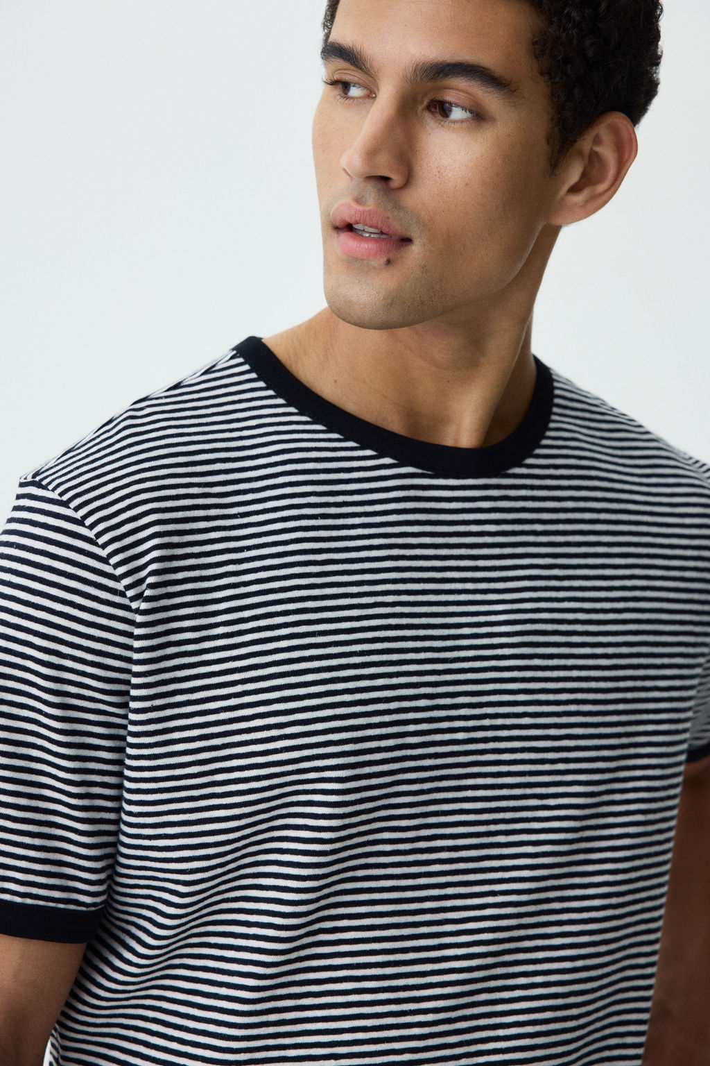 Camiseta en mezcla de lino Relaxed Fit - H&m фото 7