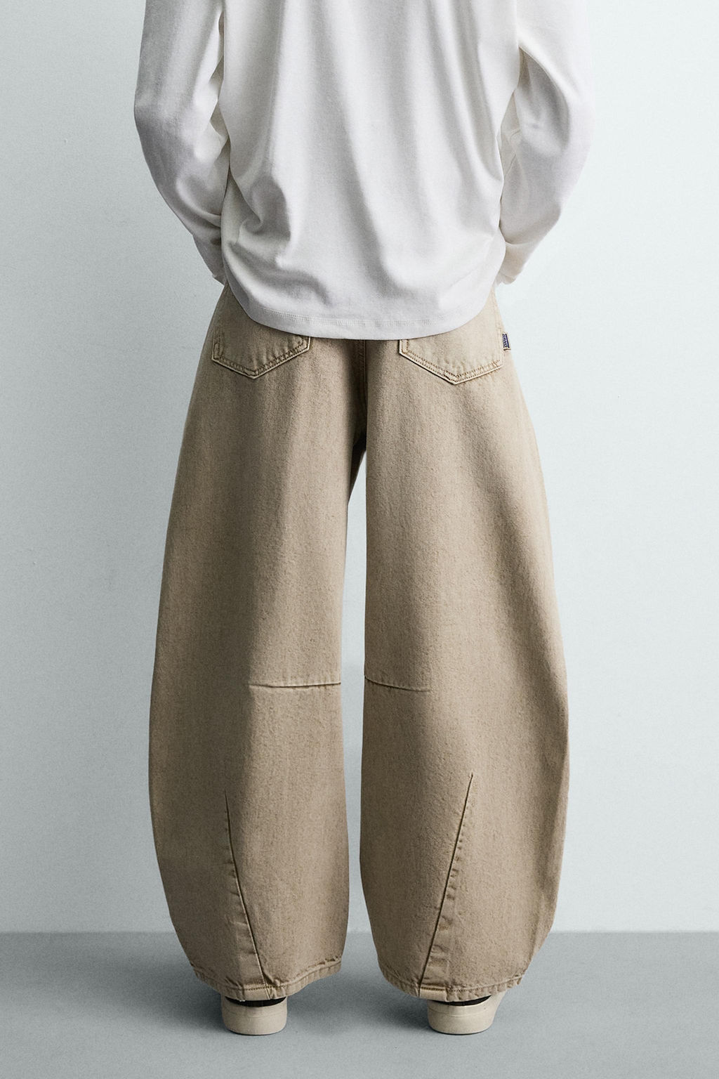 WASHED BARREL FIT TROUSERS - Zara фото 22