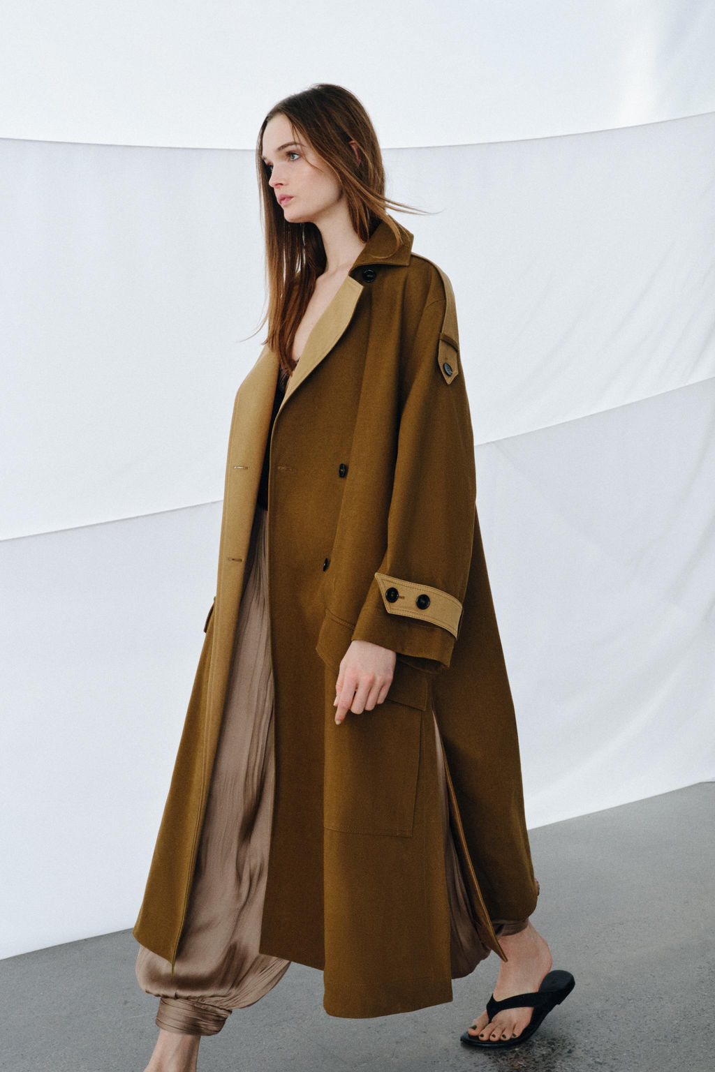 ZW COLLECTION LONG CONTRAST TRENCH COAT - Zara фото 19