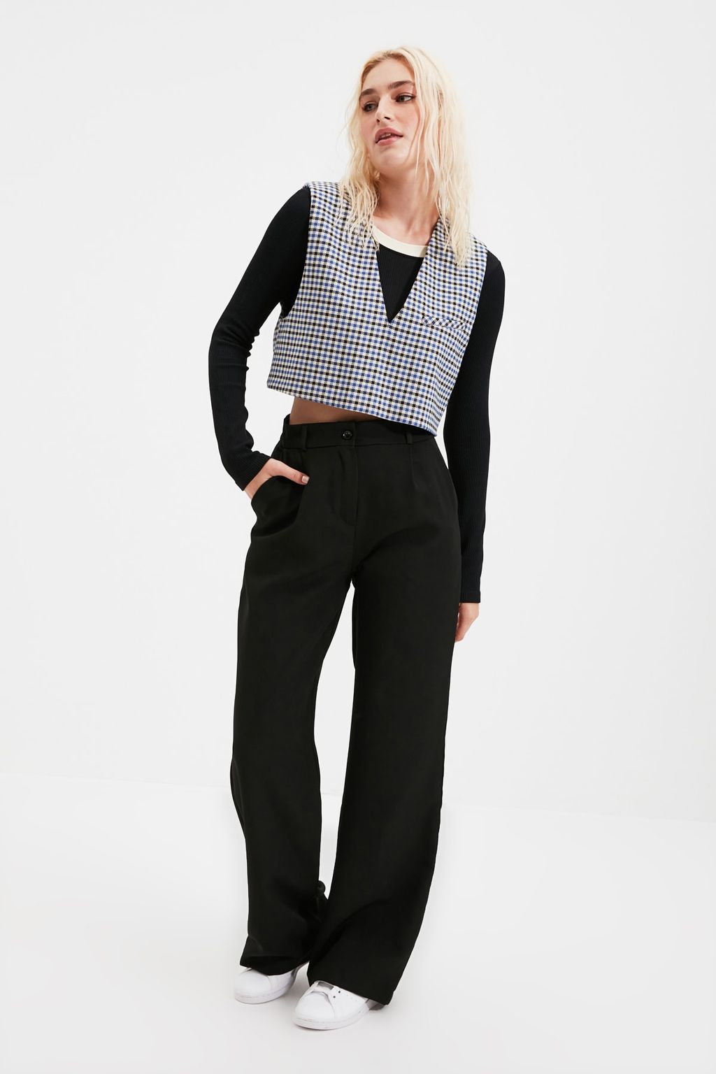 Siyah Yuksek Bel Wide Leg/Genis Paca Pileli Dokuma Kumas Pantolon TWOAW21PL0076