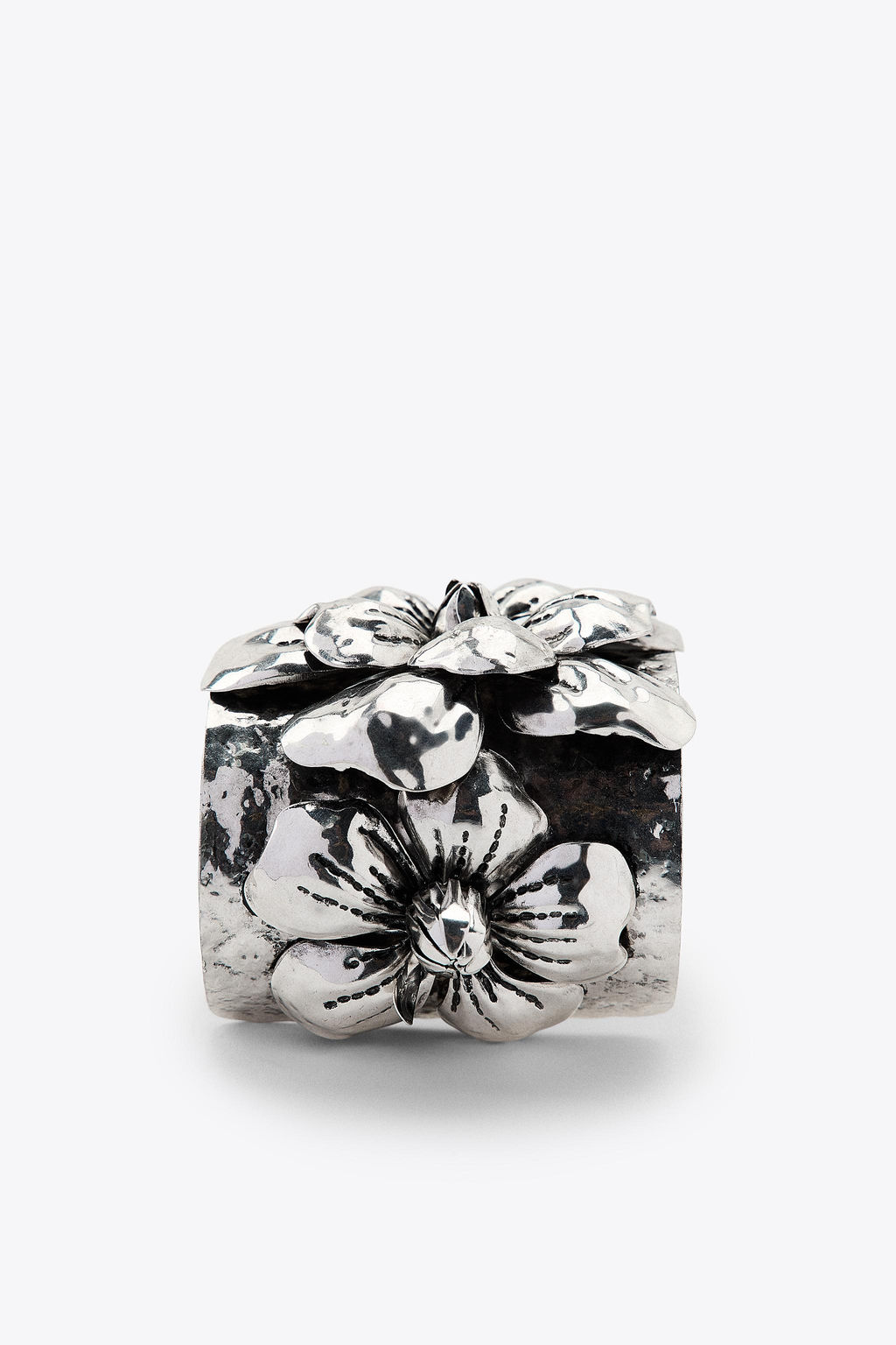 FLOWER BANGLE BRACELET