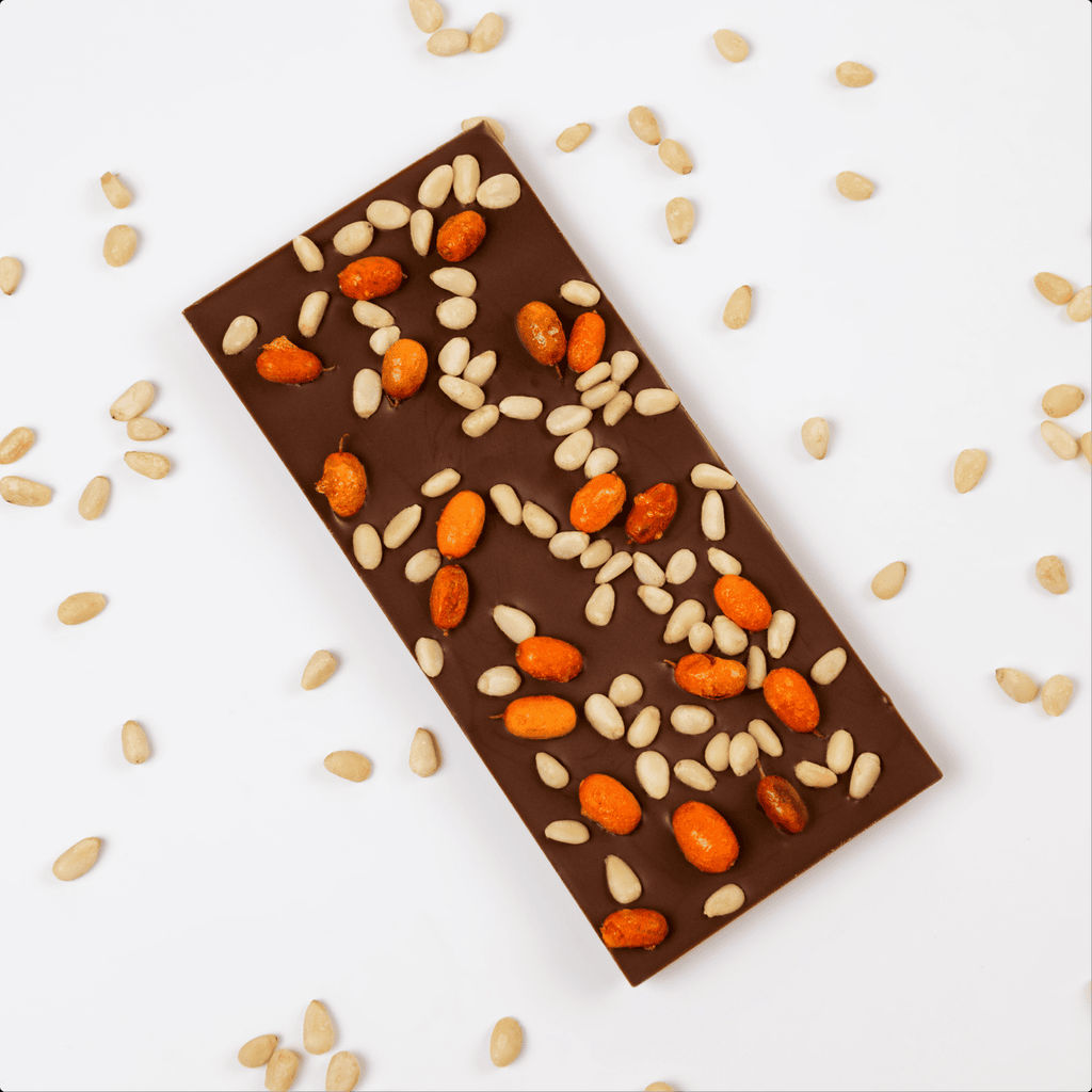 Шоколад Молочный с натуральными ягодами облепихи и кедровым орехом - Абаканские Сласти фото 2