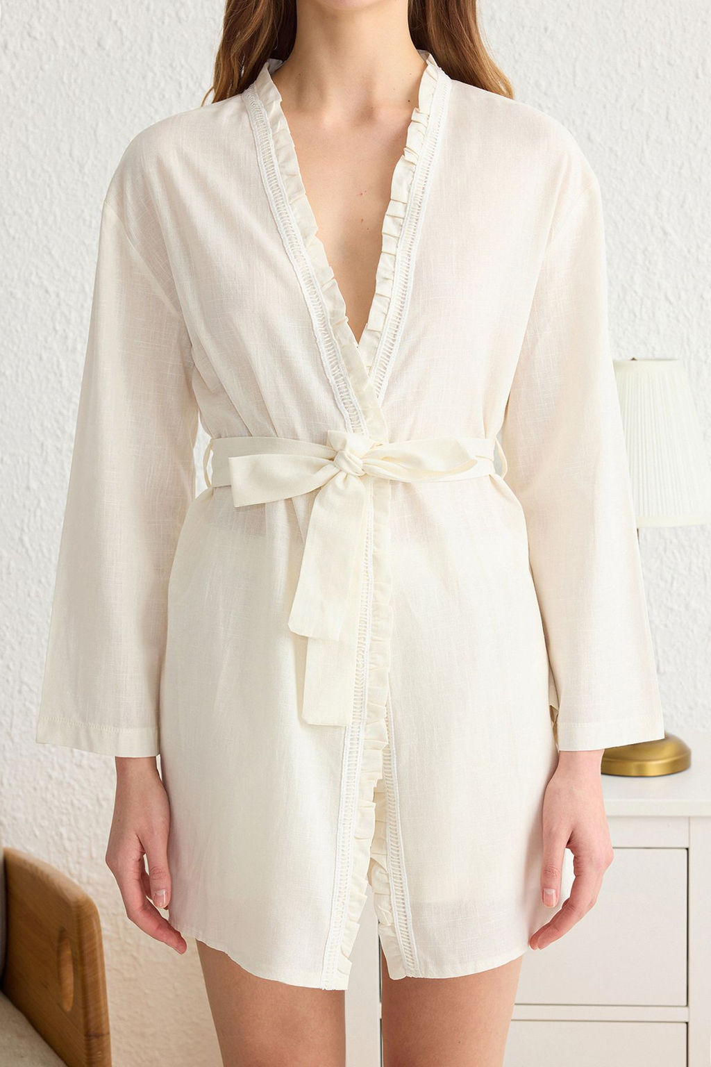 Trendyolmilla Ekru 3lu %100 Pamuklu F?rf?rl? ve Serit Aksesuarl? Sortlu Dokuma Pijama Tak?m? THMSS25PT00054 фото 5