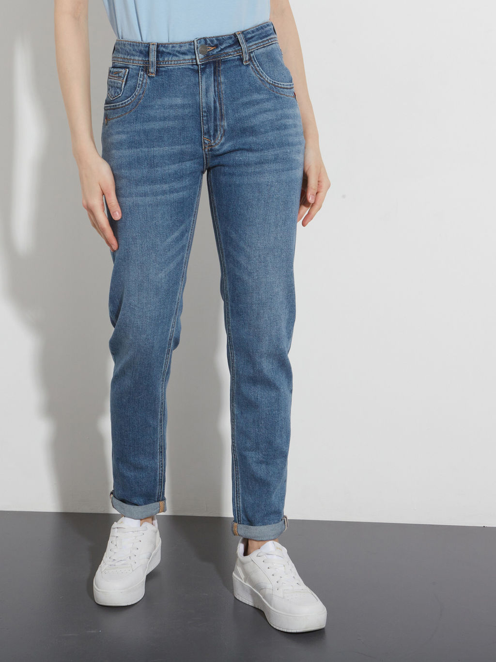 Женские джинсы бойфренды