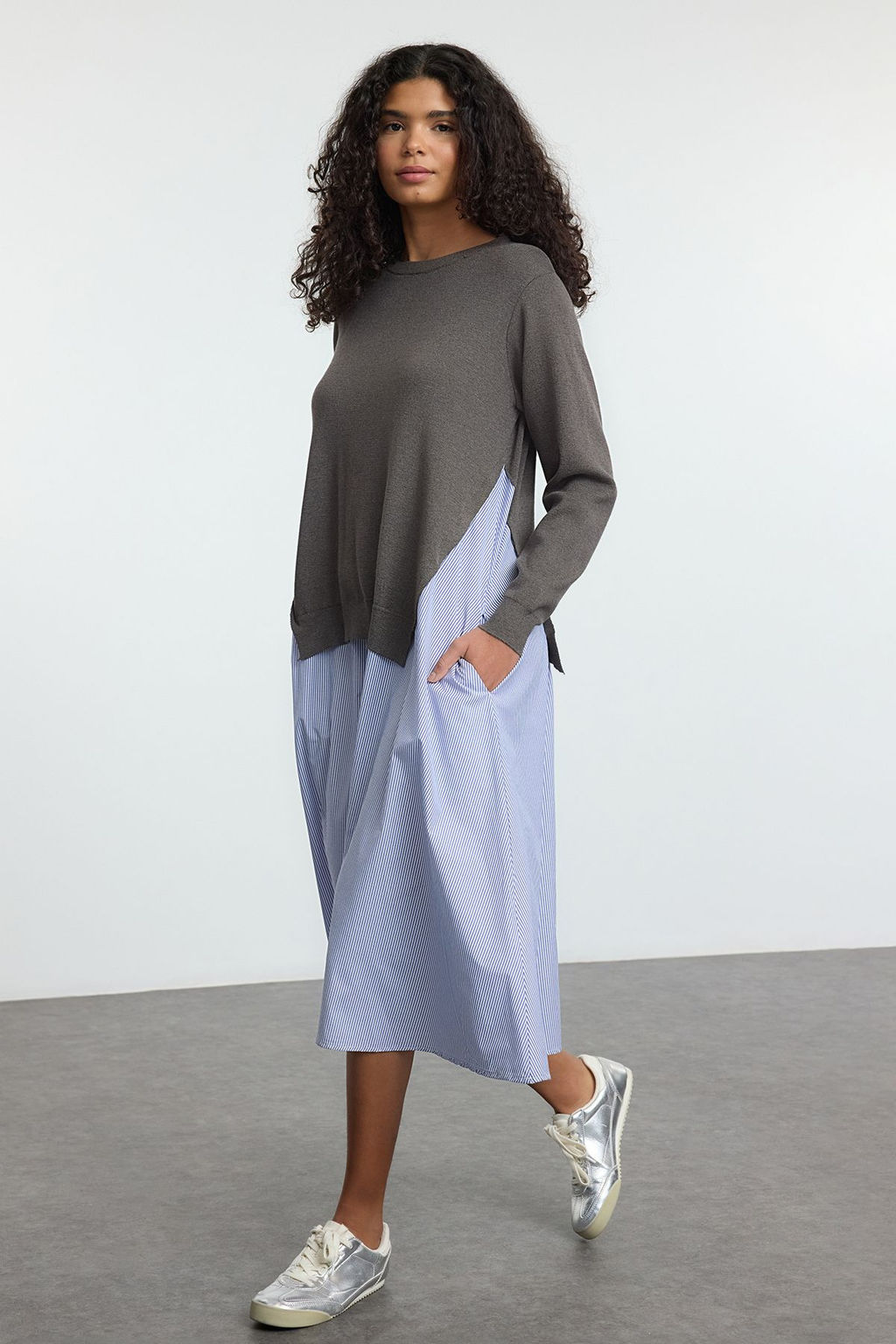 Antrasit _izgili Triko Garnili D_z Kesim Midi Dokuma Elbise TWOAW25EL00359 - Trendyolmilla фото 2