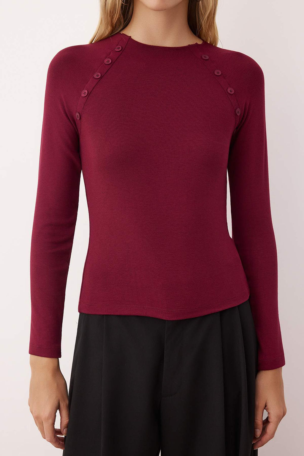 Bordo Dugme Detayl? Dik Yaka Fitted/Vucuda Oturan Orme Bluz TWOAW26BZ00030
