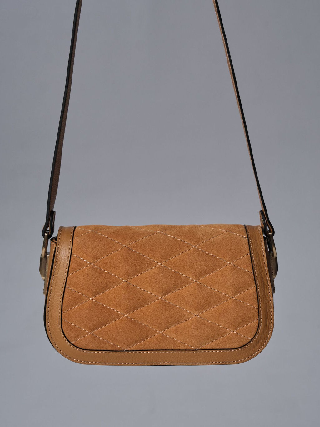 Сумка замшевая на плечо Deboro 30791 глина