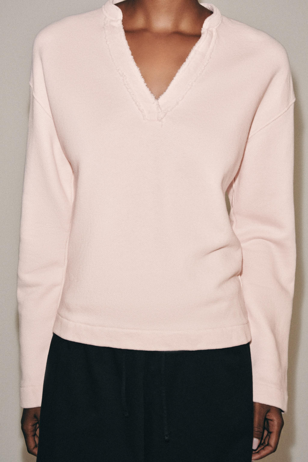 SUDADERA ESCOTE PICO ALGOD?N / Rosa pastel - Zara фото 4