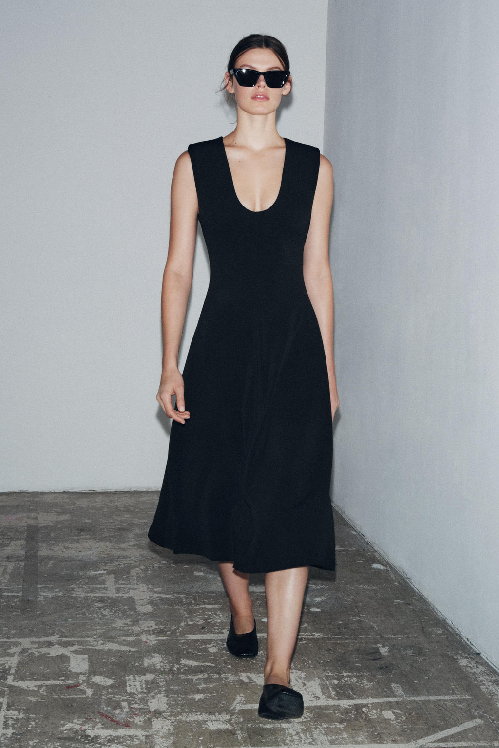 CREPE MIDI DRESS