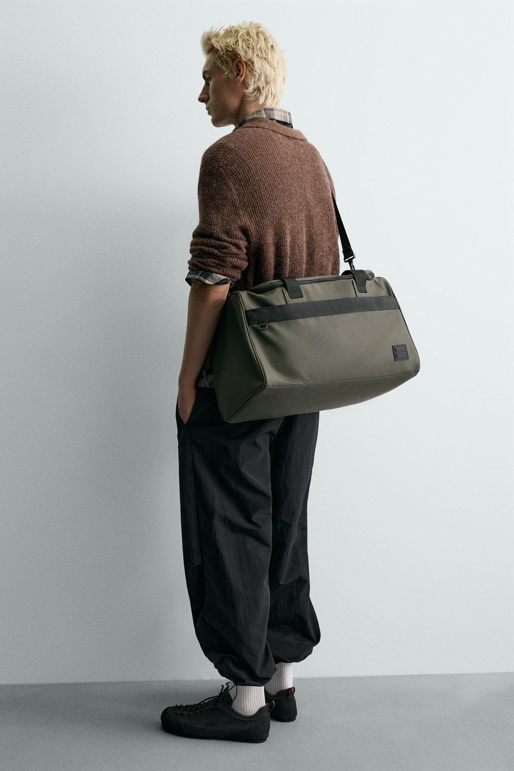 RUBBERISED TRAVEL BAG - Zara фото 8