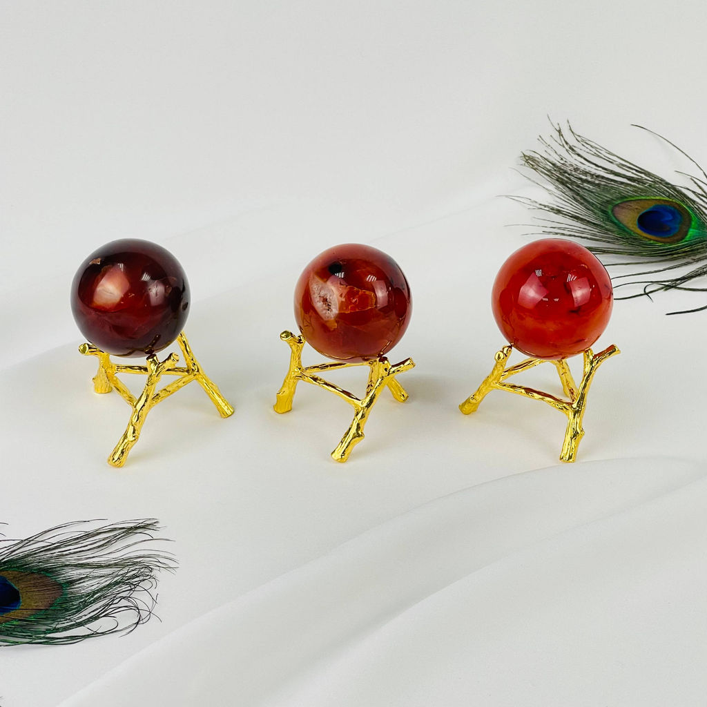 Шар из Сердолика на подставке