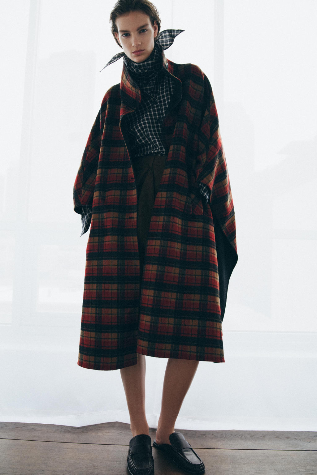 ZW COLLECTION LIMITED EDITION WOOL BLEND CHECK CAPE - Zara фото 9
