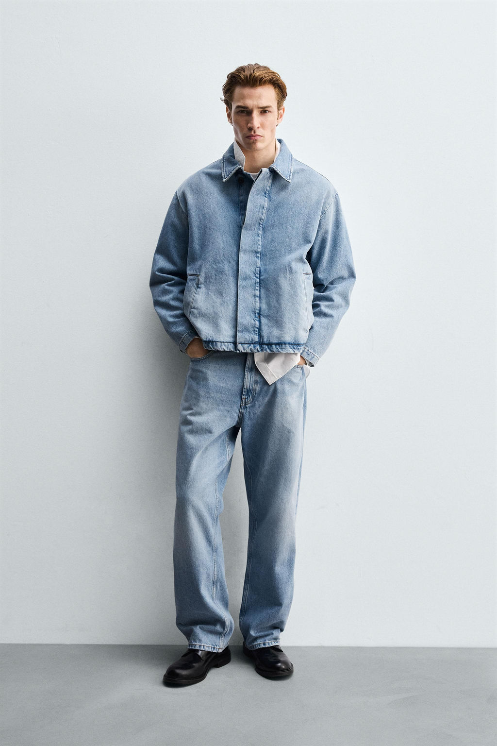 STRAIGHT FIT JEANS