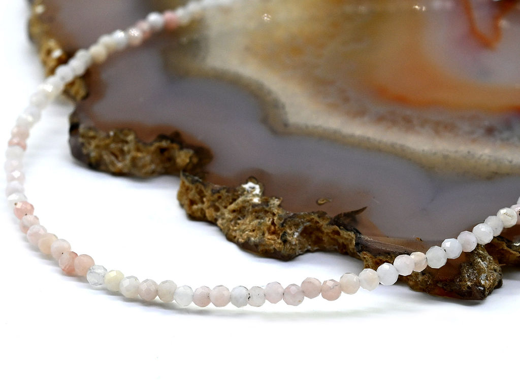 Браслет из опала розового шарик гр.2мм, 18см