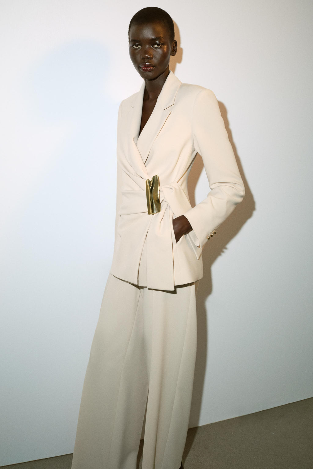 DOUBLE-BREASTED BLAZER WITH BUCKLE - Zara фото 20