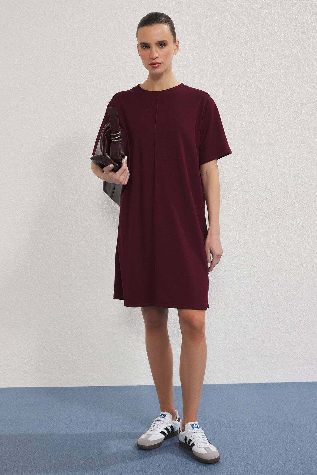 Trendyolmilla Siyah Yumusac?k Nervurlu Shift/Duz Kesim Mini Orme Elbise TWOSS25EL00778 фото 5