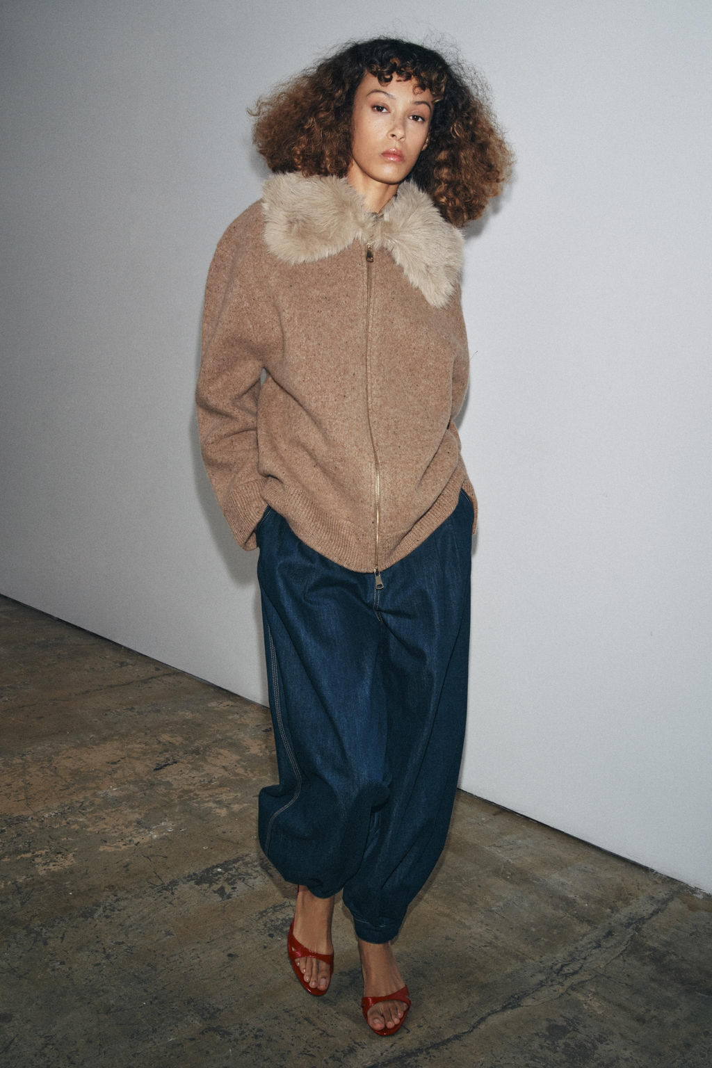 100% WOOL FAUX FUR LAPEL JACKET - Zara фото 4