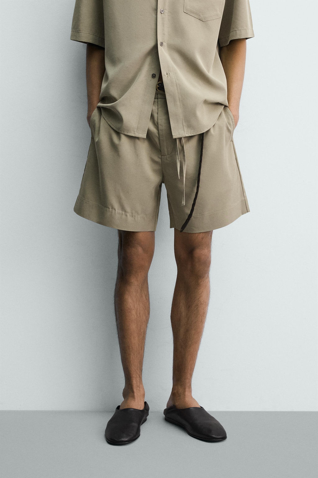 BERMUDA RELAXED FIT EFECTO LAVADO / Beige