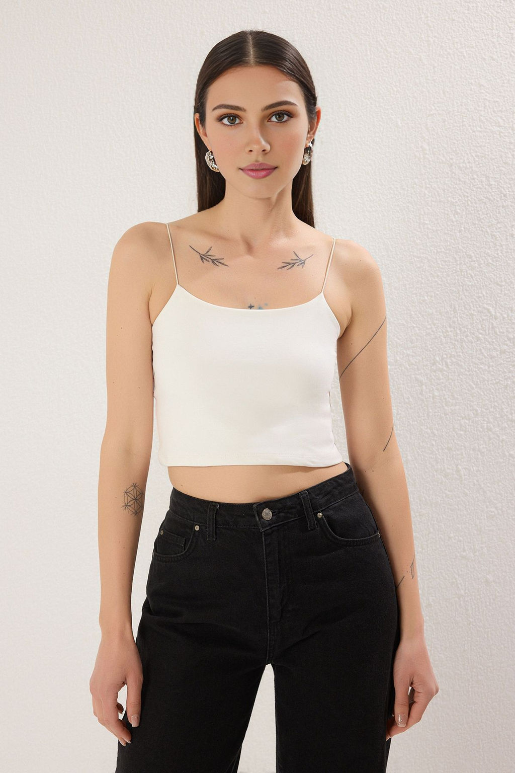 Trendyolmilla Antrasit-Beyaz-Bordo-Bej 4lu Paket Ask?l? Crop Vucuda Oturan Esnek Orme Atlet TWOSS25AL00051  фото 4