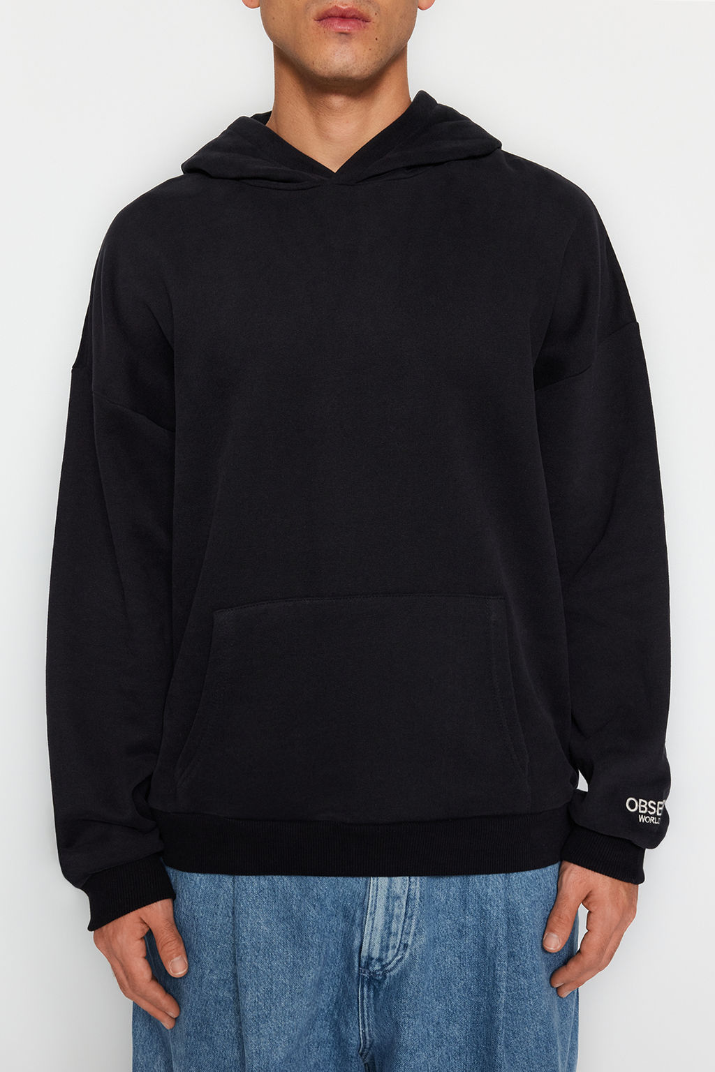 TRENDYOL MAN Siyah Kapusonlu Oversize/Genis Kesim Nak?sl? Etiketli Yumusak Kumas Sweatshirt TMNAW24SW00031 - Trendyolmilla фото 22