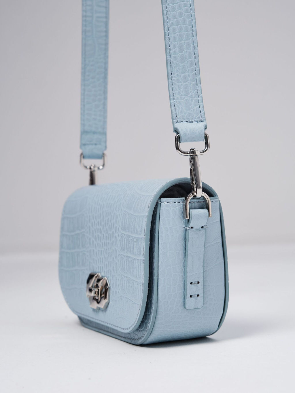 Сумка на плечо Deboro 30879 голубая вода/крок