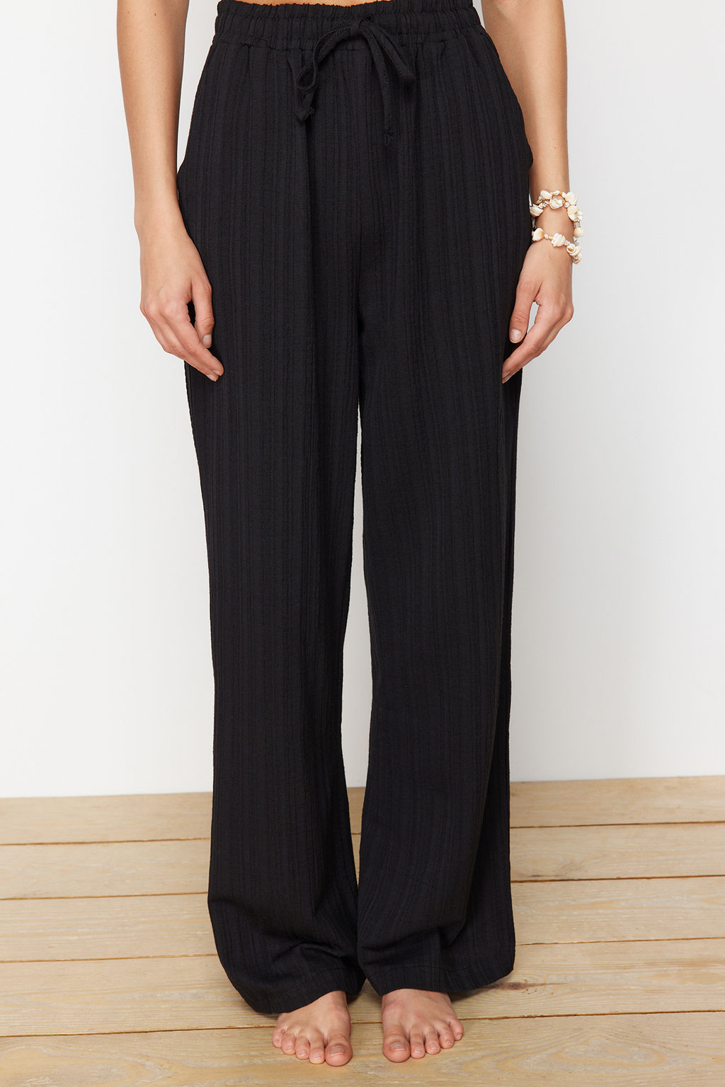 Siyah Dokuma Dokulu Bluz Pantolon Plaj Tak?m TBESS24AU00076