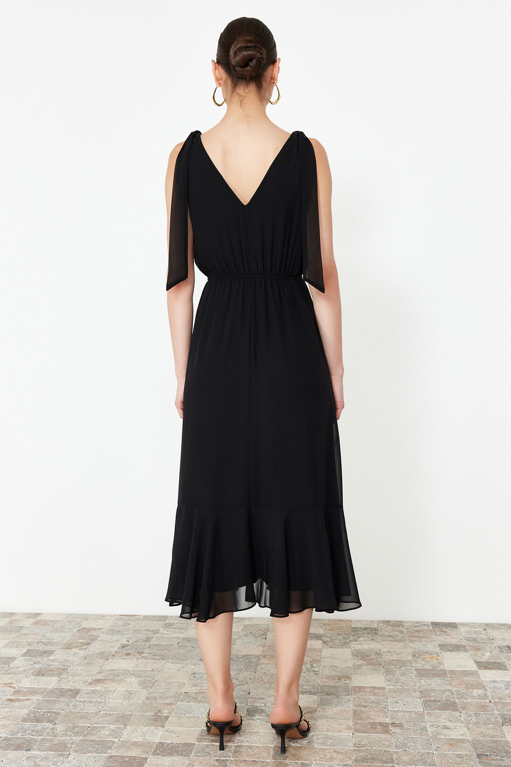 Trendyolmilla Siyah A Kesim Beli Lastikli Sifon Astarl? Maxi Dokuma Elbise TWOSS24EL00804  фото 6