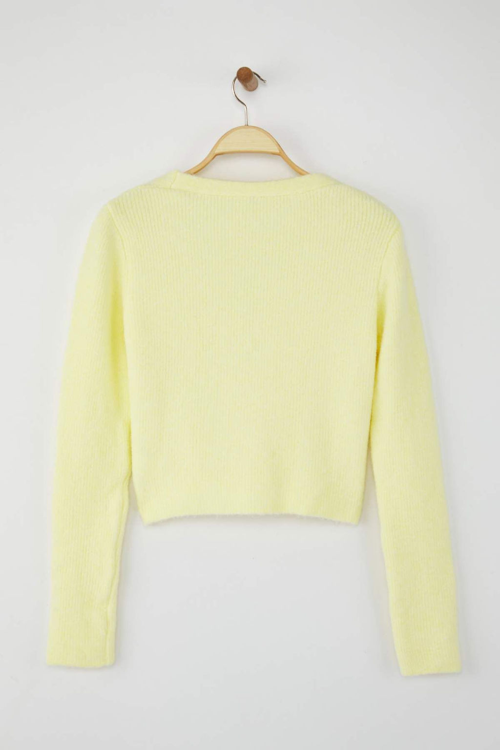 Wardrobe Essentials Sar? Crop Dugme Detayl? Yumusak Dokulu V Yaka Yunlu Triko H?rka TWOAW26HI00013