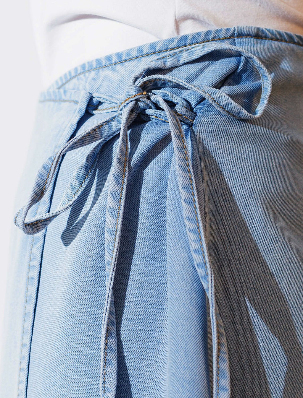 Юбка миди на запах А-силуэта из джинсового лиоцелла - Vilatte фото 2