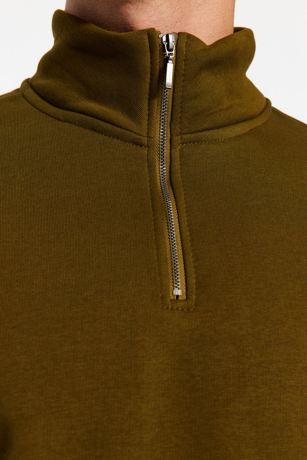 Yesil Regular/Normal Kesim Dik Yaka Fermuarl? Pamuklu Basic Ici Polarl? Sweatshirt TMNAW24SW00041