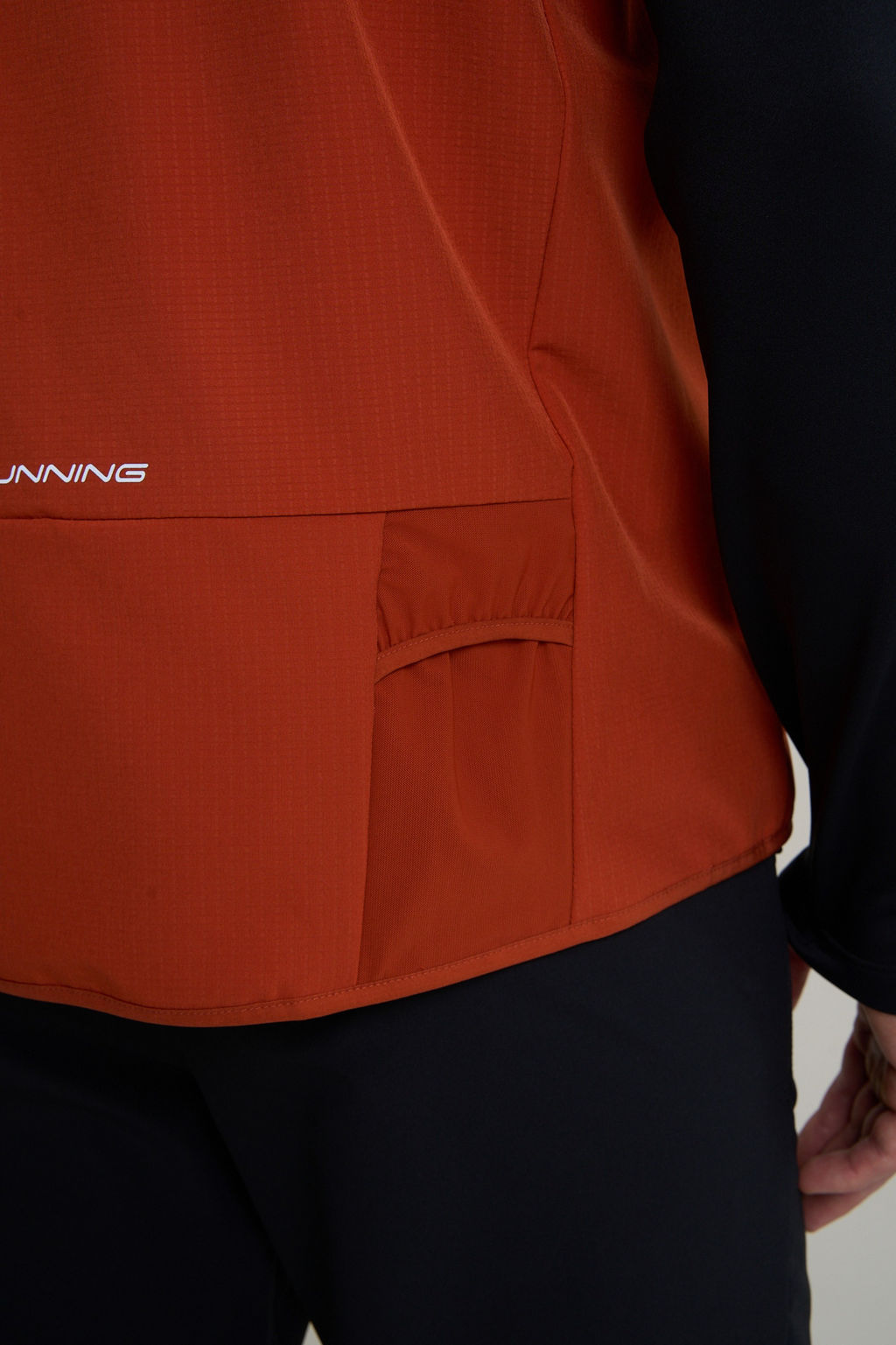 Жилет Оранжевый ANTA RUNNING Woven Vest фото 8