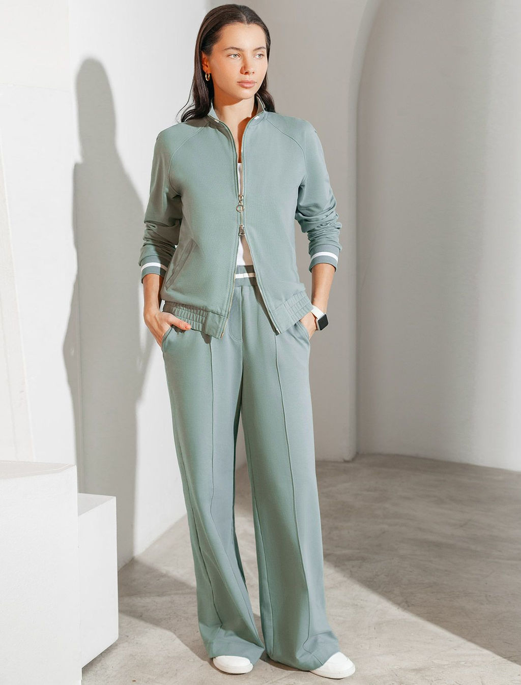 Брюки прямые со стрелками из премиального футера двухнитки с эластаном - Vilatte фото 7