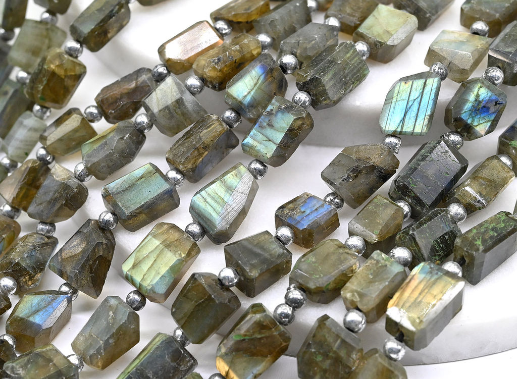 Бусины из лабрадора граненые 6*10мм, 26см, 21 бусина, 15,5г Радуга камня