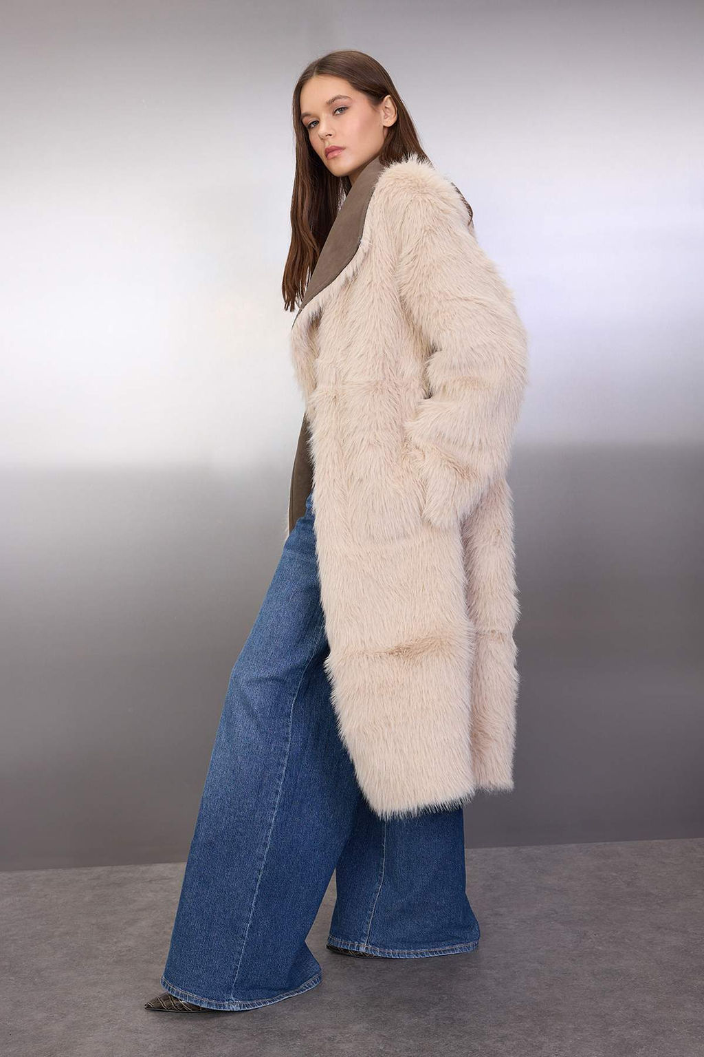 Vizon-Ekru Cift Tarafl? Kurklu Mono Kapama Oversize Uzun Suet Kaban TWOAW26KB00003 - Trendyolmilla фото 8