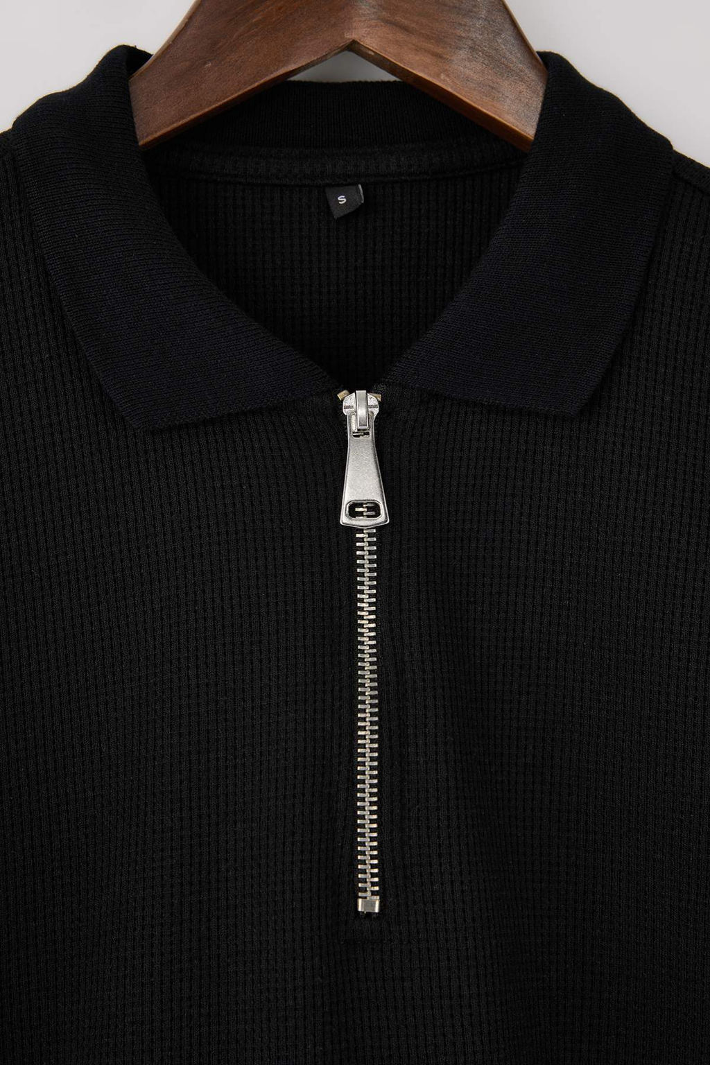 Siyah Loose Fit Dokulu Yaka Cizgi Detayl? Fermuarl? Polo Yaka T-shirt TMNSS26PO00003 - Trendyolmilla фото 2