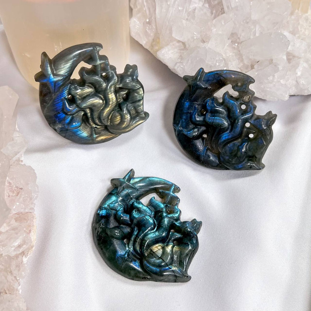 Фигурка резная Лиса "Кицунэ" из Лабрадора