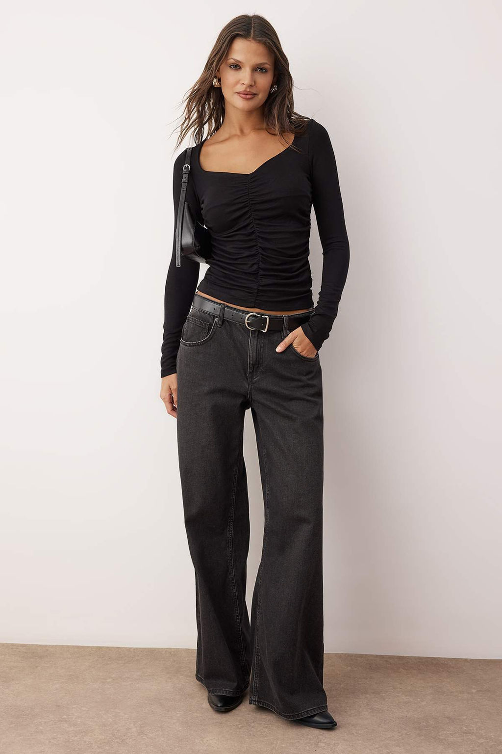 More Sustainable Siyah Fitted/Vucuda Oturan Buzgulu V Yaka Uzun Kollu Esnek Orme Bluz TWOAW26BZ00163