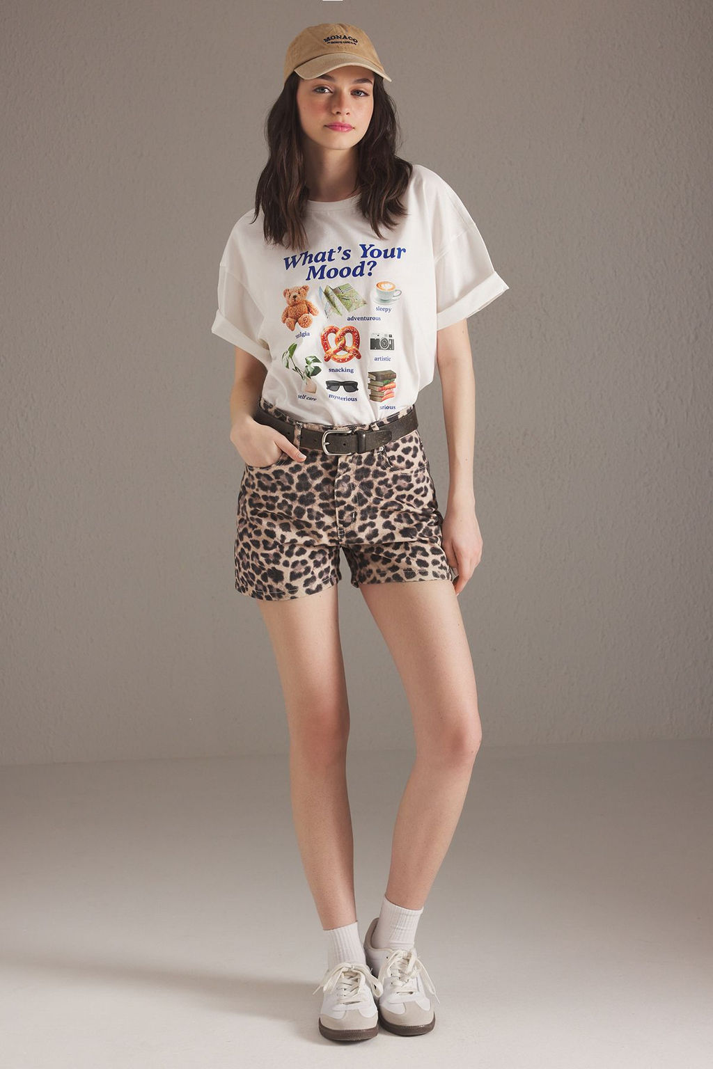 TRENDYOLMILLA Cok Renkli Leopar Bask?l? Yuksek Bel Denim Sort TWOSS25SR00076