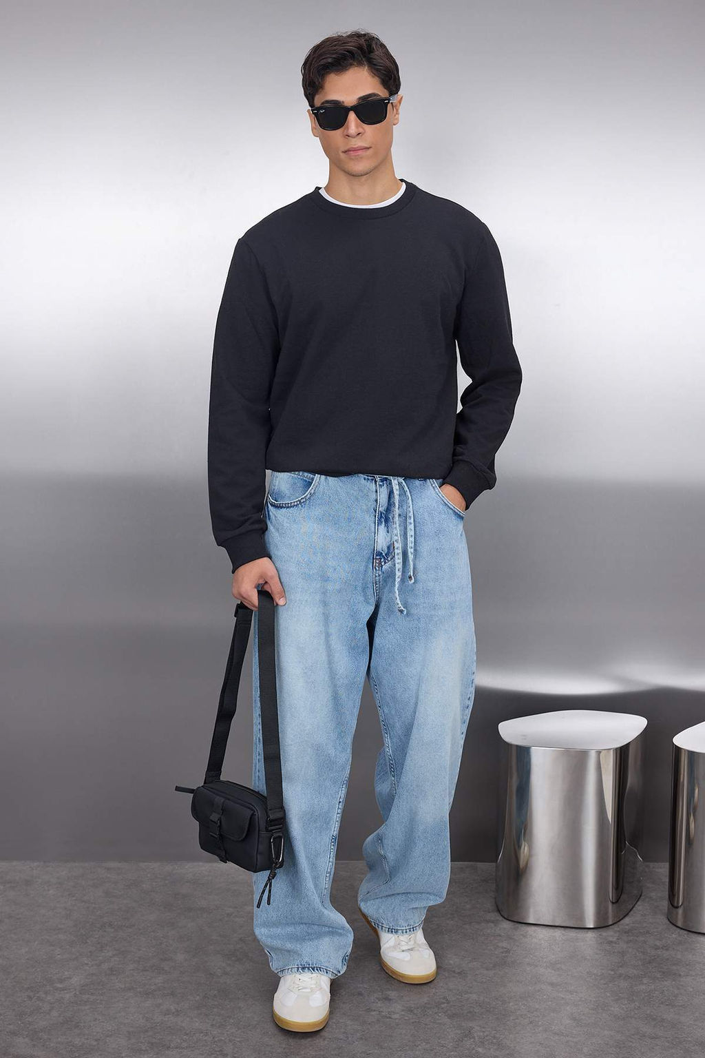 Siyah Regular/Normal Kesim Ici Polar/S?cak Tutan Sweatshirt TMNAW21SW1208